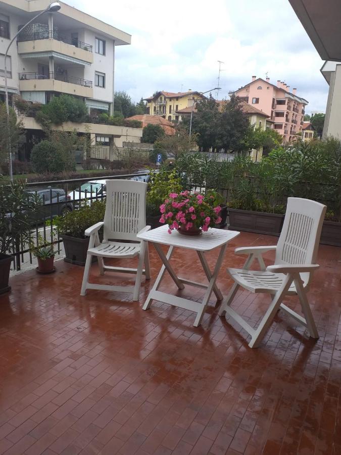 Apartamento Sesto Calende Centro Exterior foto