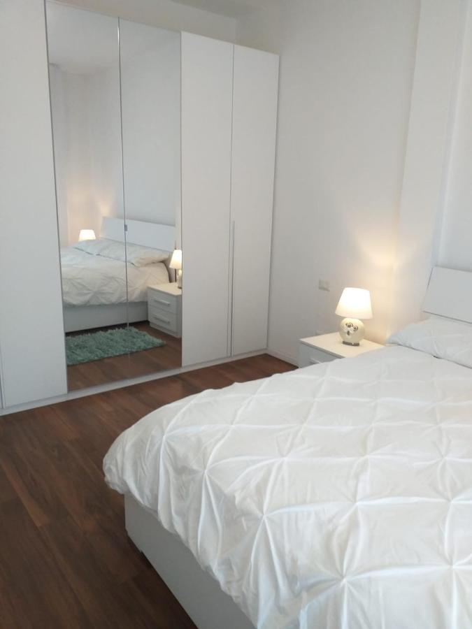 Apartamento Sesto Calende Centro Exterior foto